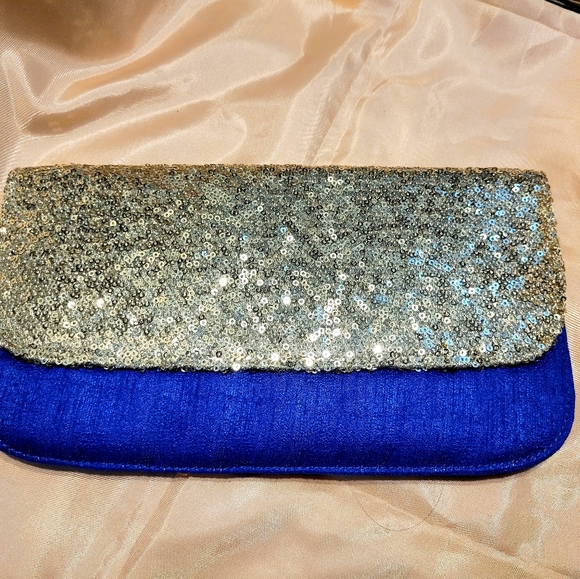 Silk Sequins Envelope Clutch - Picture 2 of 8